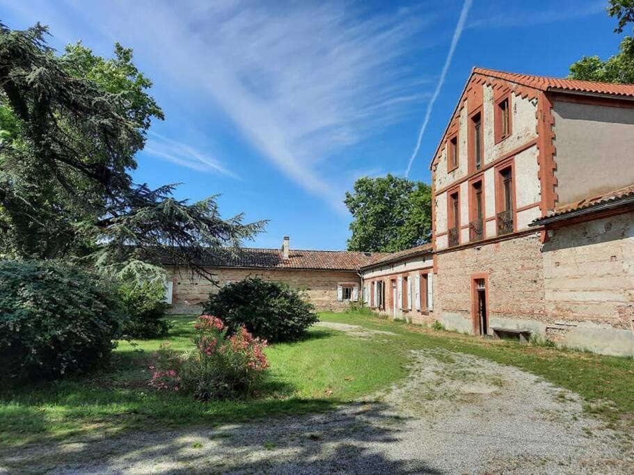 Gite Au Coeur Du Chateau Flotis Castelnau-d'Estretefonds Exterior photo